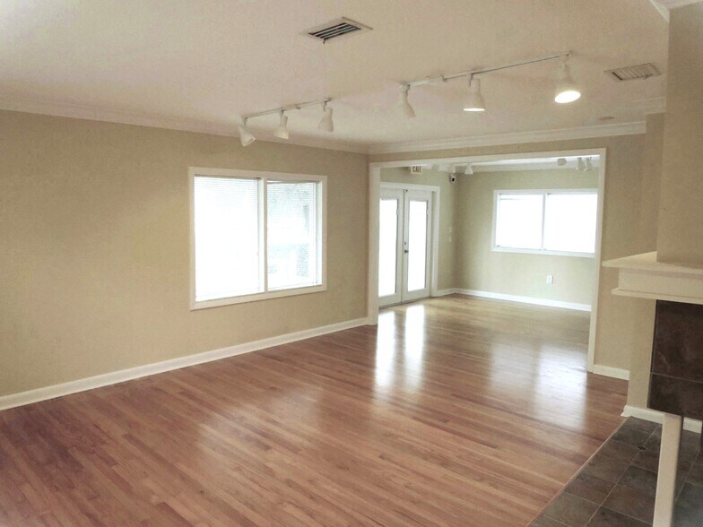 More Photos Of 1977 Dundee Dr, Winter Park Medical For Sale