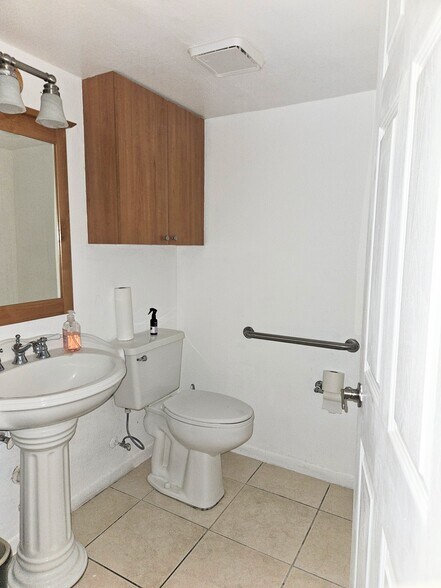 More Photos Of 6187 NW 167th St, Miami Lakes Office For Sale