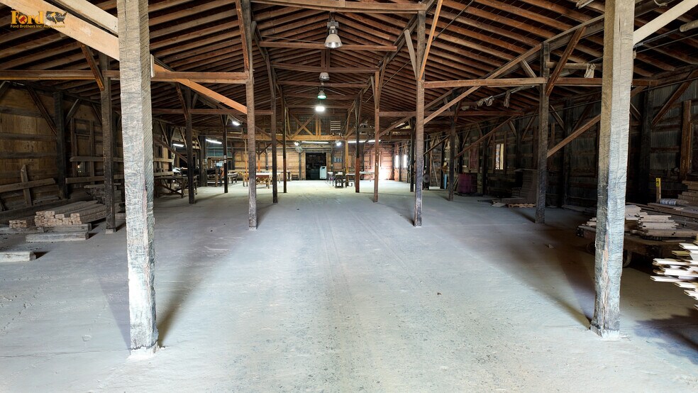 More Photos Of 1921 N Main St, Monticello Unknown For Lease