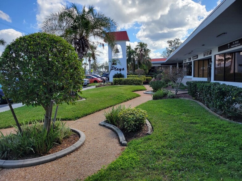 More Photos Of 2811 Tamiami Trl, Port Charlotte Unknown For Lease