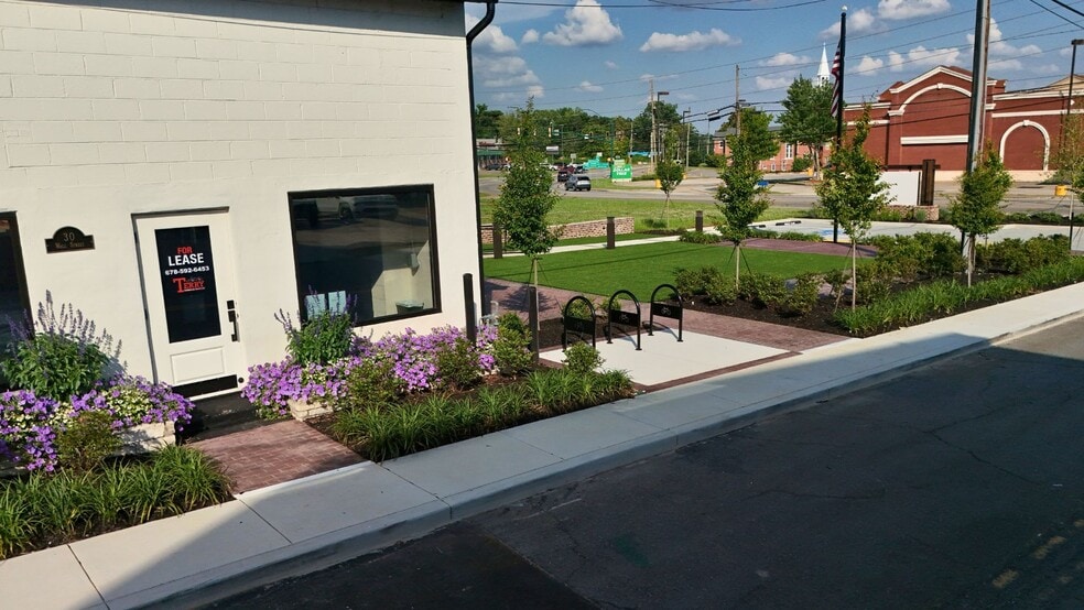 More Photos Of 30 Wall St, Jasper Auto Repair For Lease
