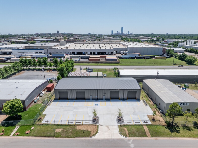 More Photos Of 116 NE 37th St, Oklahoma City Warehouse For Lease