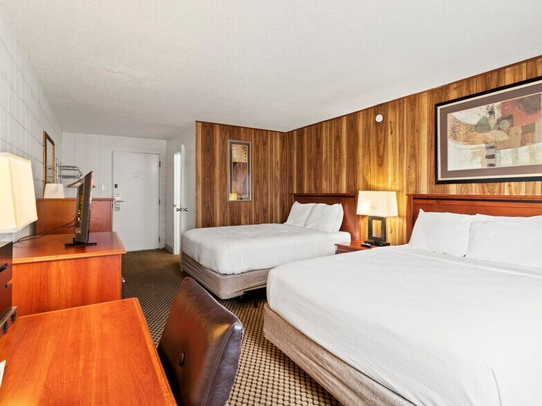 More Photos Of 100 W F St, Casper Hotel For Sale