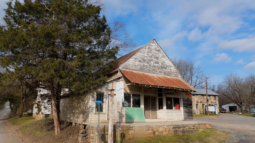 More Photos Of 128 River Rd, Marshall General Retail For Sale