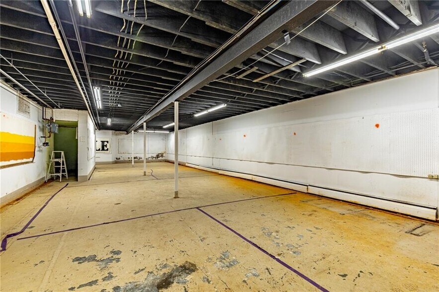 More Photos Of 2195 Monroe Ave, Rochester Freestanding For Sale
