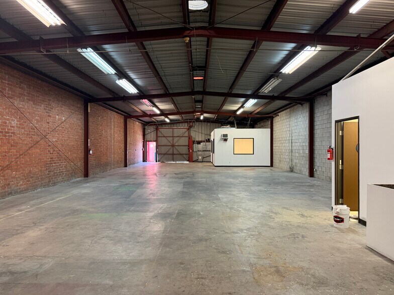 More Photos Of 3470-3476 E Pico Blvd, Los Angeles Warehouse For Lease