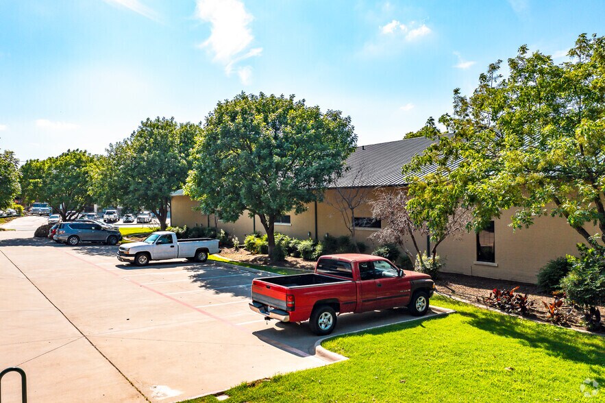 More Photos Of 1300 Teasley Ln, Denton Office For Sale