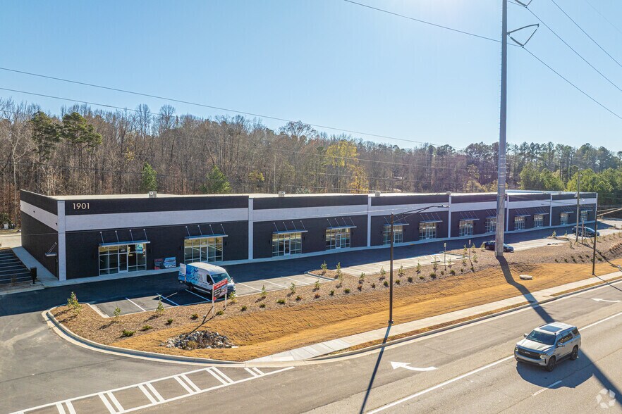 More Photos Of 1901 Peachtree Industrial Blvd, Buford Warehouse For Lease