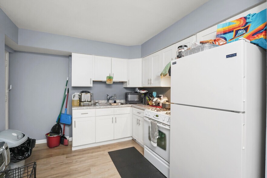 More Photos Of 1905-1913 Saint Charles Rd, Maywood Apartments For Sale