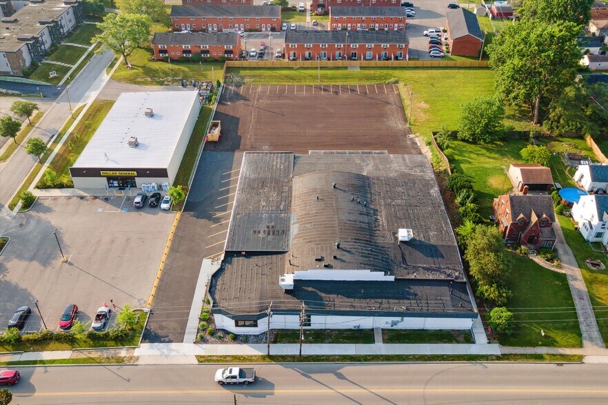 More Photos Of 969 Dixie Hwy, Rossford Freestanding For Sale