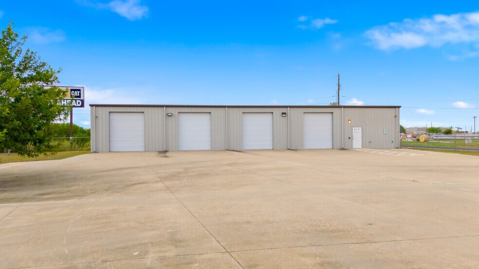 More Photos Of 512 Hartman Rd, Victoria Warehouse For Sale