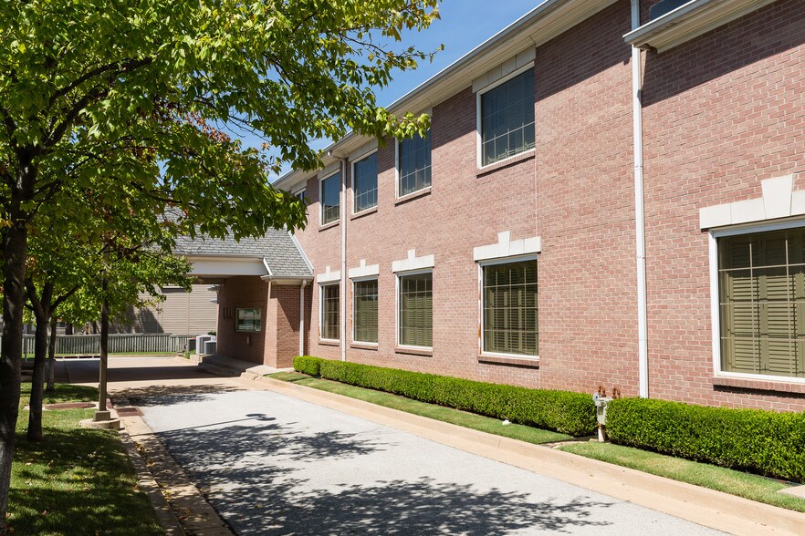 More Photos Of 6130 E 81st St, Tulsa Office For Lease