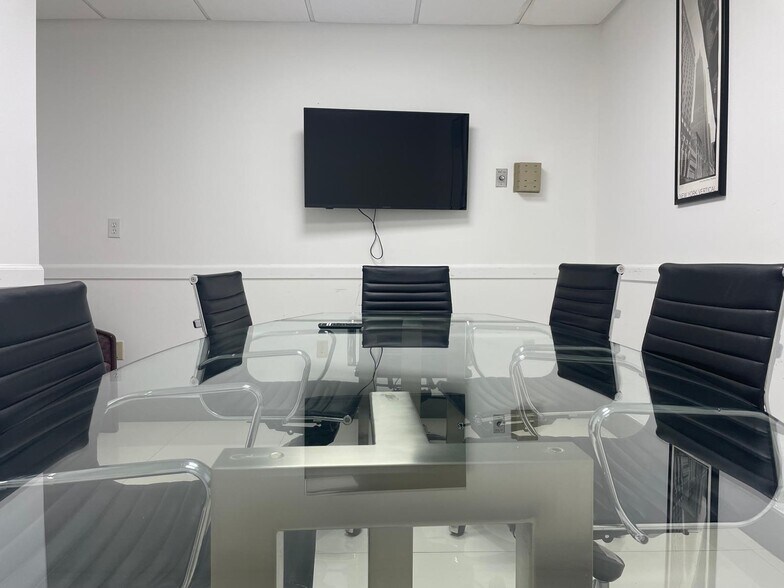 More Photos Of 2020 NE 163rd St, North Miami Beach Office For Lease