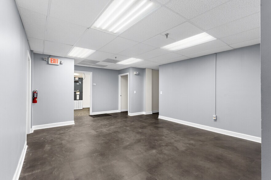 More Photos Of 1121 E Twiggs St, Tampa Loft Creative Space For Lease