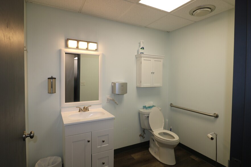 More Photos Of 34 Executive Dr, Norwalk Medical For Sale