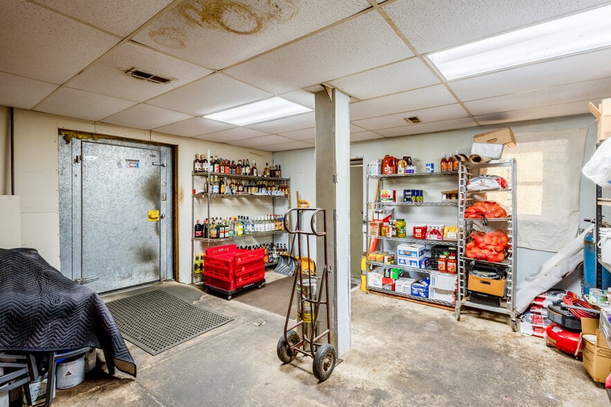 More Photos Of 1600 State St, Blair Restaurant For Sale