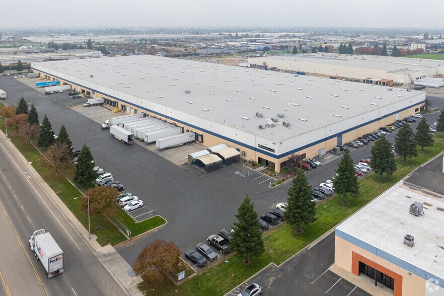 Primary Photo Of 480 E North Ave, Fresno Warehouse For Lease