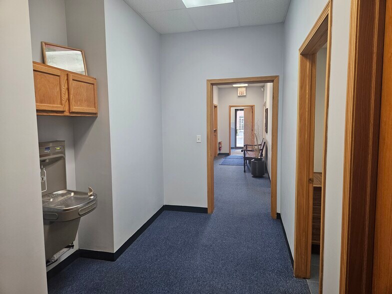More Photos Of 3230 Executive Dr, Joliet Office For Sale