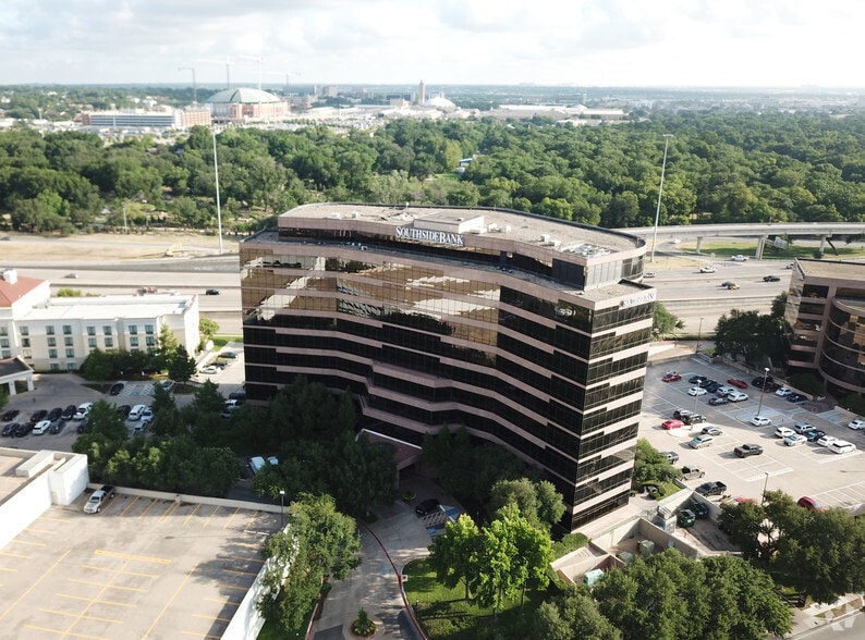 More Photos Of 1320 S University Dr, Fort Worth Office For Lease
