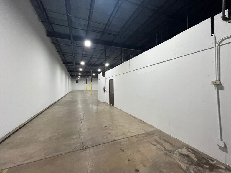 More Photos Of 4220-4232 Charter Ave, Oklahoma City Warehouse For Lease
