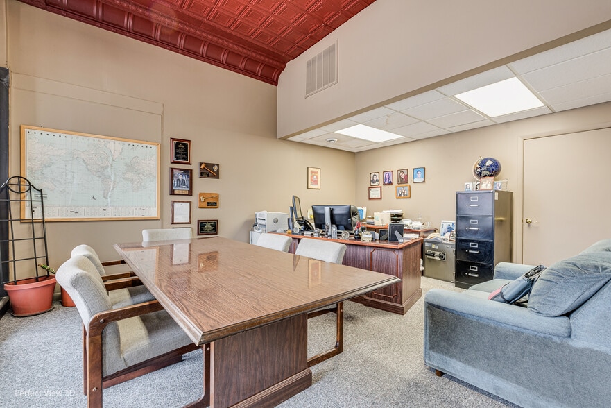 More Photos Of 1956 Ridge Rd, Homewood Storefront Retail Residential For Lease