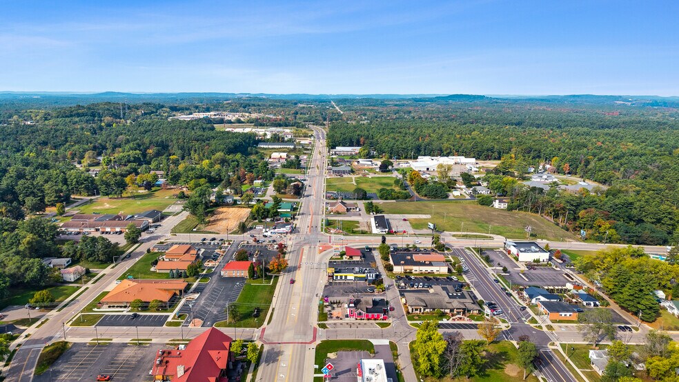 More Photos Of 31 S Wisconsin Dells Pky, Lake Delton Freestanding For Sale