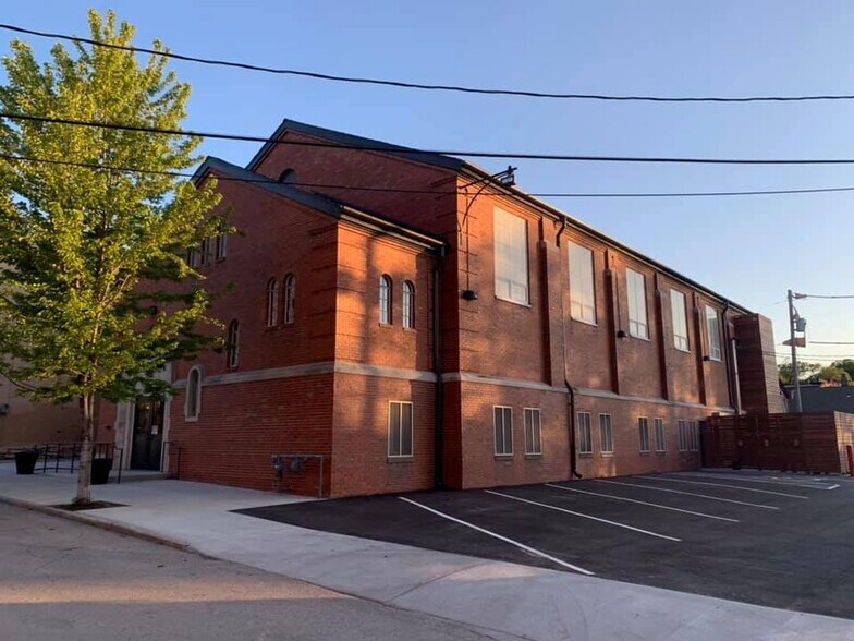 Primary Photo Of 526 Campbell St, Kansas City Flex For Lease