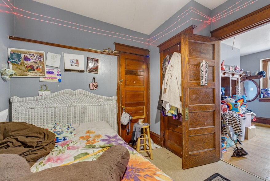 More Photos Of , Milwaukee Multifamily For Sale