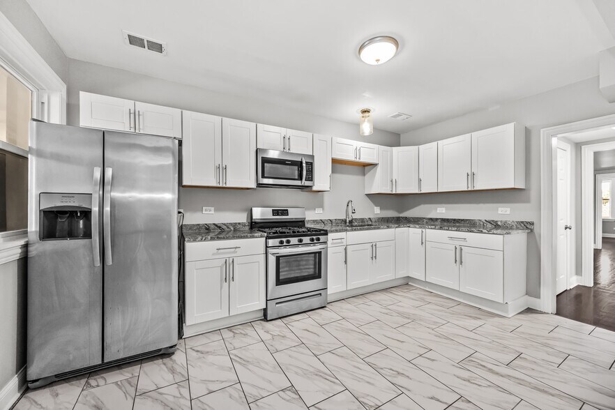 More Photos Of 2209 N Mango Ave, Chicago Apartments For Sale