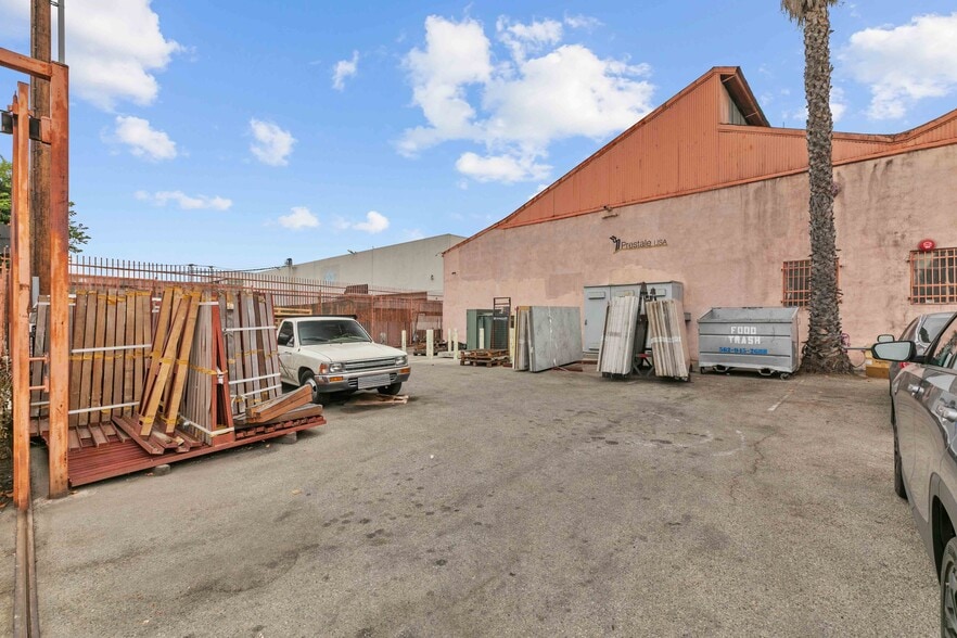 More Photos Of 3255 Saco St, Vernon Warehouse For Lease