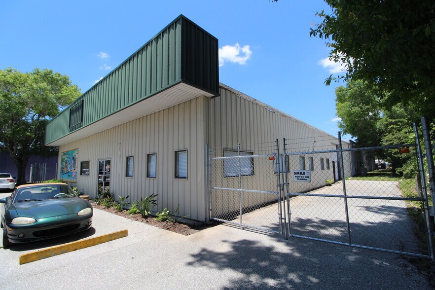 More Photos Of 2229 Whitfield Park Dr, Sarasota Warehouse For Sale