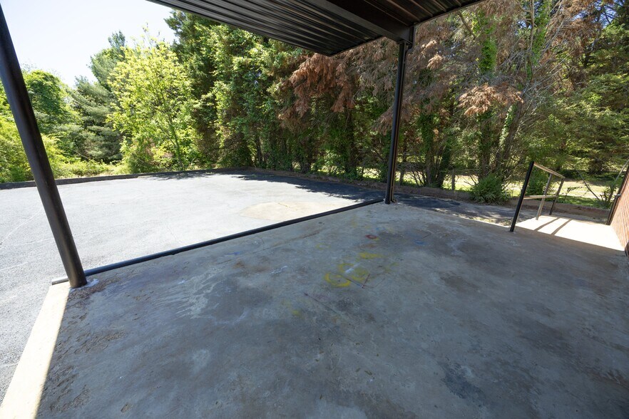 More Photos Of 43 Main W St, Yanceyville Office For Sale
