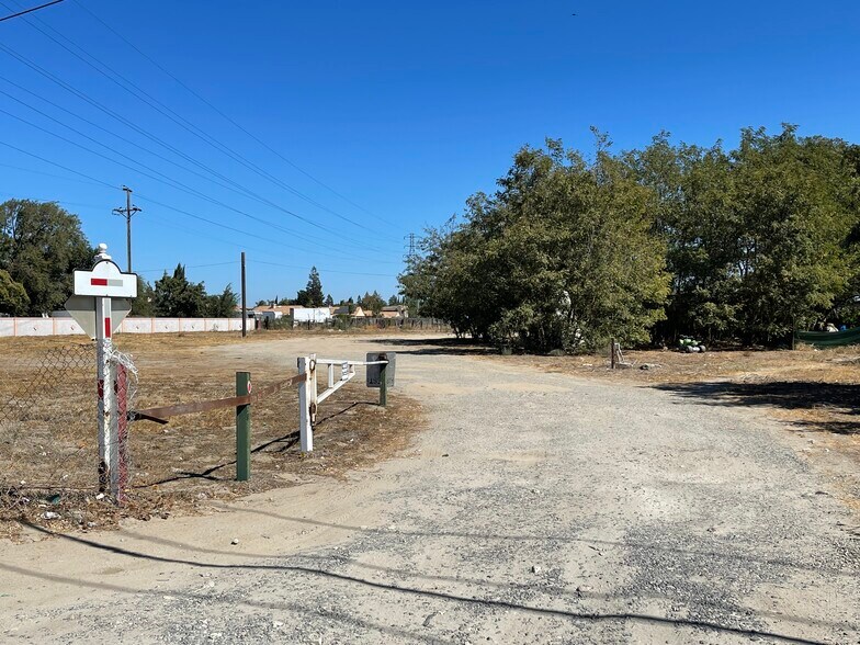 More Photos Of 580 S Airport Way, Manteca Land For Sale