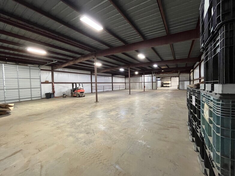 More Photos Of 206 S Catalpa St, Garnett Warehouse For Sale