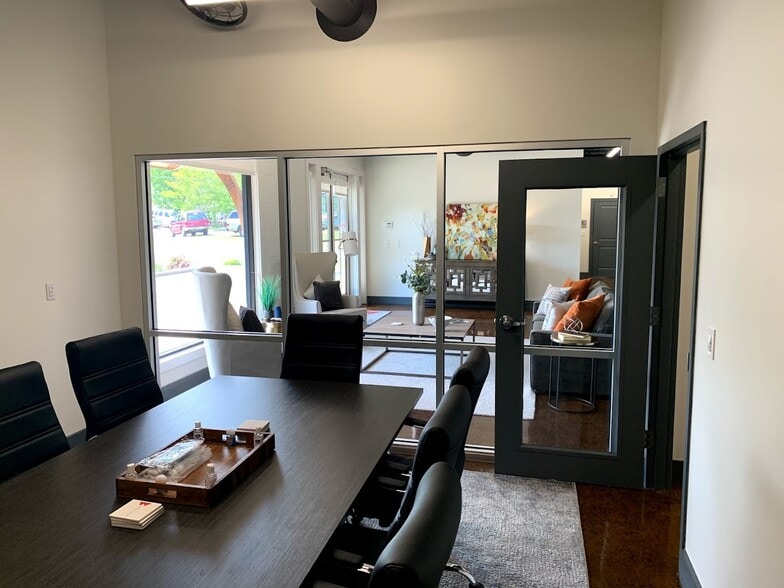 More Photos Of 1701 28th Ave S, Birmingham Storefront Retail Office For Sale