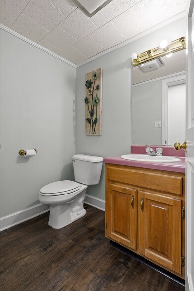 More Photos Of 1801 E 23rd St, Chattanooga Light Distribution For Lease