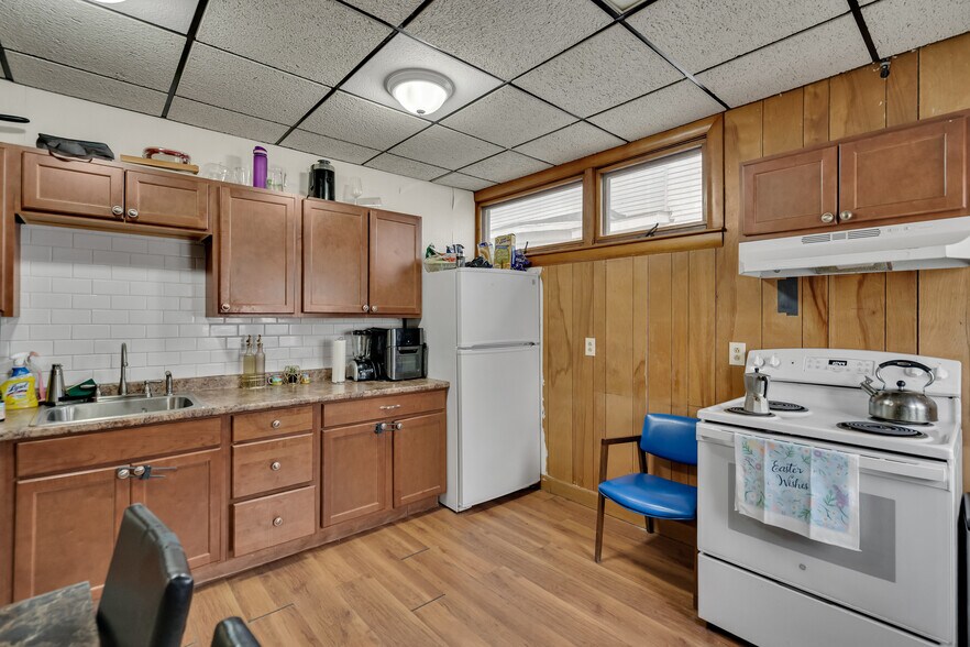 More Photos Of 161 High St, Taunton Office Residential For Sale
