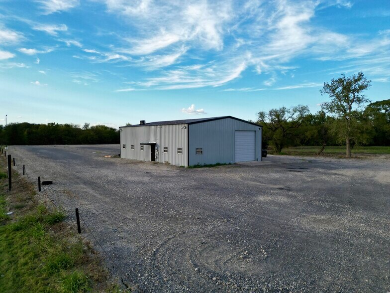 More Photos Of 4775 W Hwy 287, Midlothian Warehouse For Sale