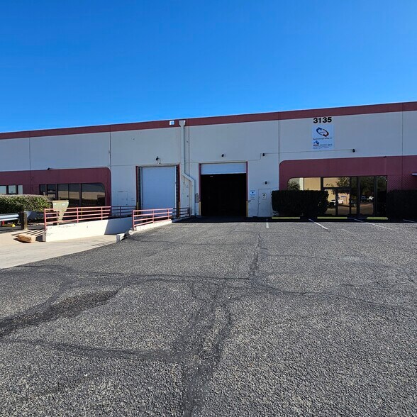 More Photos Of 3131-3139 S Dodge Blvd, Tucson Warehouse For Lease