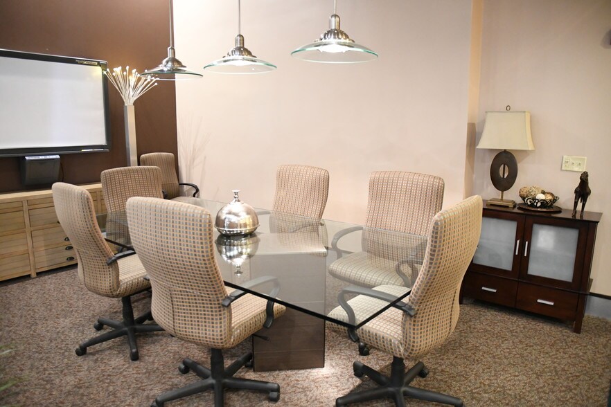 More Photos Of 289 Elm St, Marlborough Warehouse For Lease