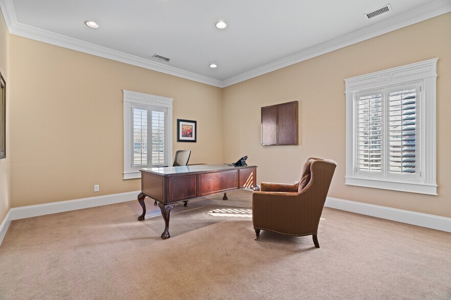 More Photos Of 206 Fortress Blvd, Murfreesboro Office For Sale