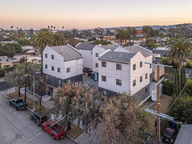 More Photos Of 2301 S Cloverdale Ave, Los Angeles Apartments For Sale