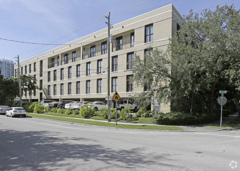 Primary Photo Of 3006 Aviation Ave, Coconut Grove Medical For Lease