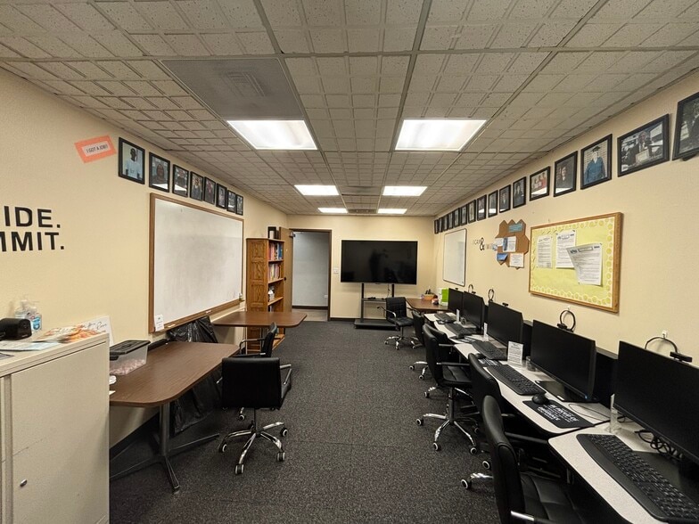 More Photos Of 1540 Boston St, Aurora Office For Sale