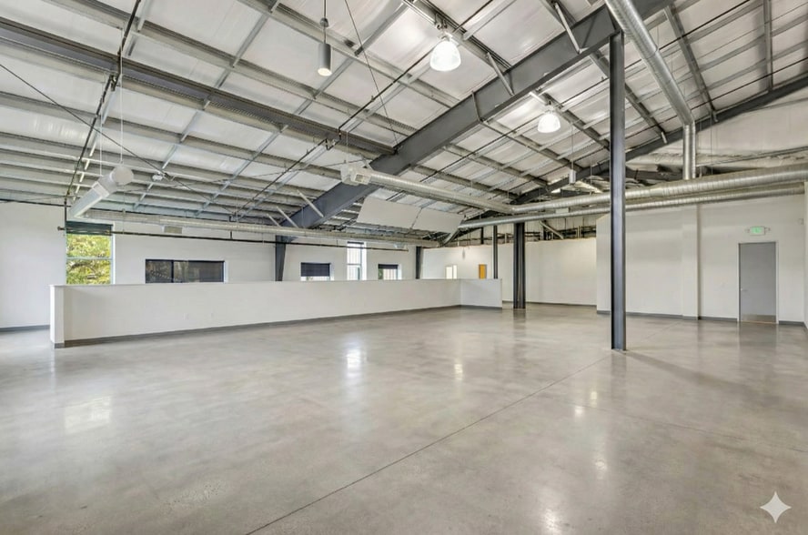 More Photos Of 4400 Port Union Rd, West Chester Light Distribution For Lease