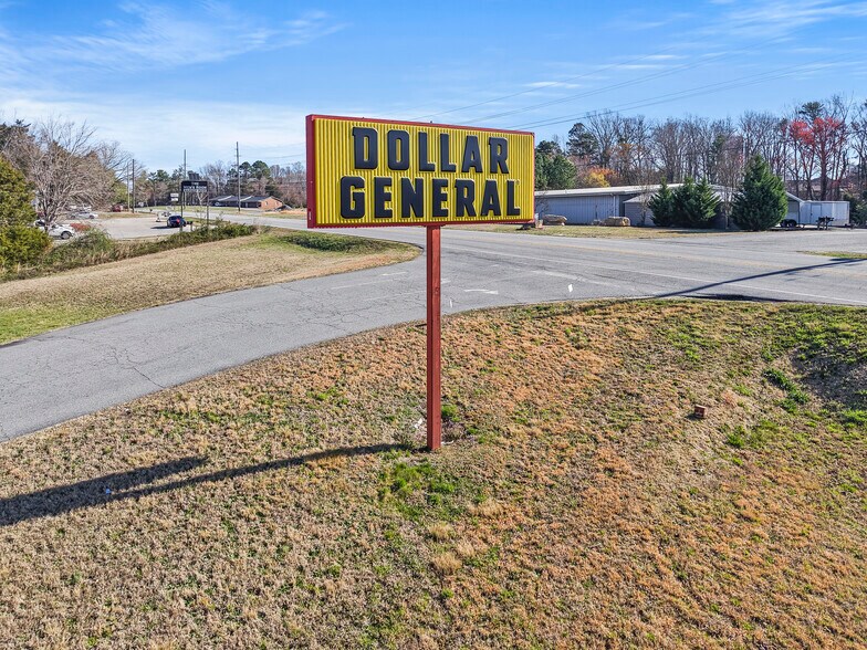 More Photos Of 8547 N Highway 150, Clemmons Freestanding For Sale