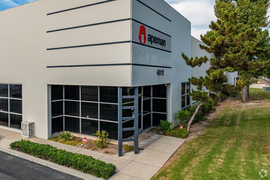 More Photos Of 4611 Littlejohn St, Baldwin Park Warehouse For Lease