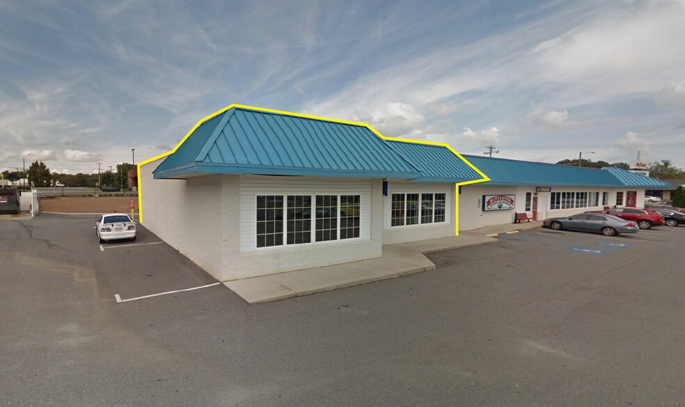 More Photos Of 1641 Freeway Dr, Reidsville General Retail For Lease