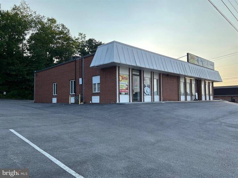Primary Photo Of 30 W 11th Ave, York Storefront For Lease
