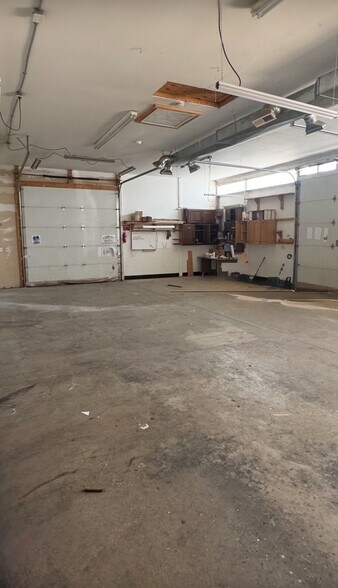 More Photos Of 400 Magnolia St, Beverly Warehouse For Sale